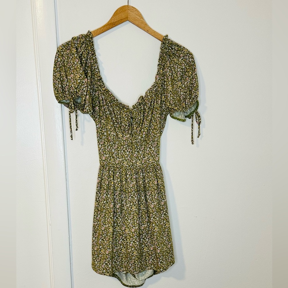 Urban Outfitters Romper. Size- XS. Color- Green Floral - Picture 3 of 5